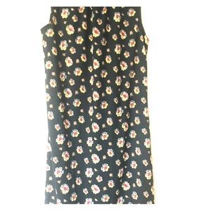 Summer dress with floral print.